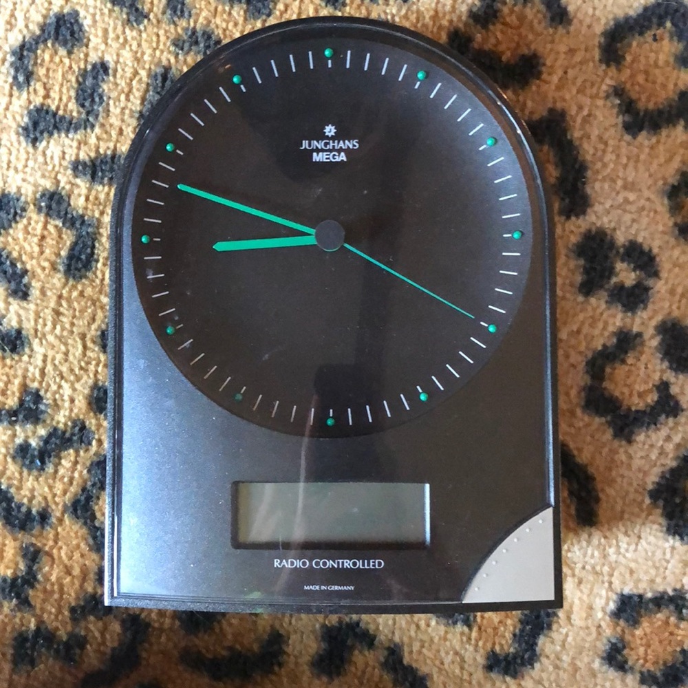 Mega Radio Controlled Clock - Black